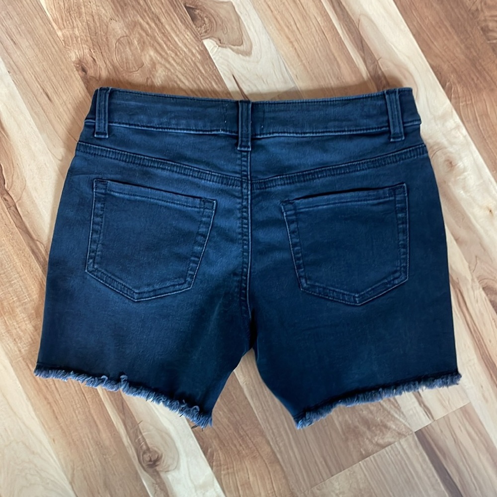 SO Mid Rise Midi Super Stretch Black Denim Shorts - Size 12 - Picture 6 of 9
